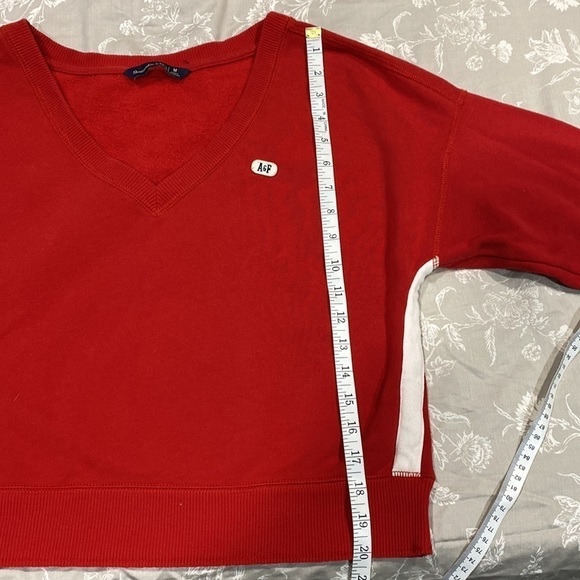 A&F Vintage Cropped V Neck Sweatshirt - Picture 9 of 10